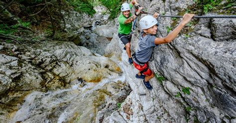 Rotschitza Waterfall climbing