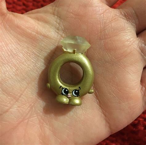 Roxy Ring Shopkin