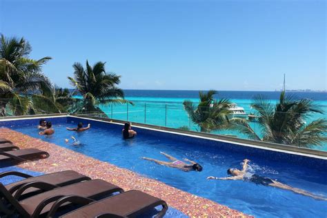 Royal Garrafon VIP lounge