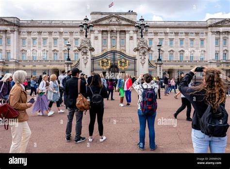 Royal Palace visitor