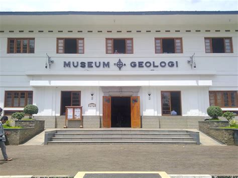 Ruang Pameran Museum Geologi Bandung