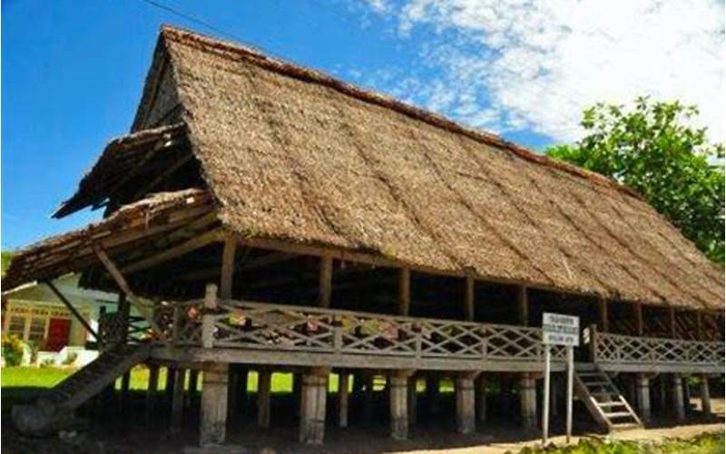 Rumah Adat Maluku