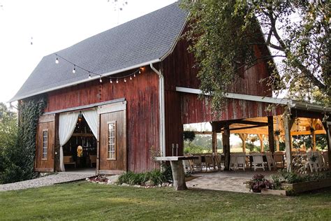 Rustic Barns and Farms Wedding