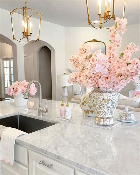 Transform Your Kitchen with Rustic Glam Decor: 10 Ideas to Create a Cozy and Chic Space