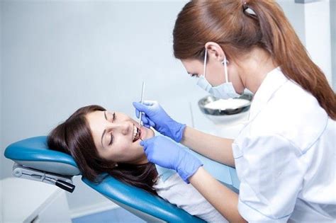 Rutin Memeriksakan Gigi ke Dokter Gigi