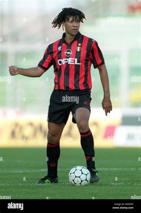 Gullit AC Milan Statistics