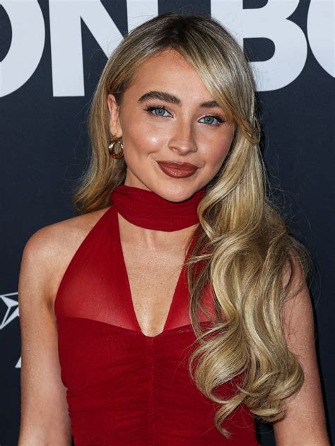 Sabrina Carpenter | Looking At Me Roblox ID - Roblox Music Codes 