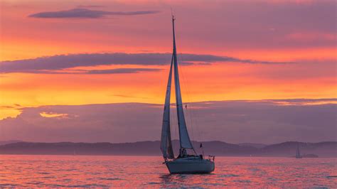 Sailing at Sunset Pictures