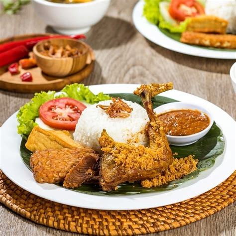 Sajian Tradisional Yang Tetap Trendi: Resep Makan Siang Indonesia Yang Tak Tergantikan