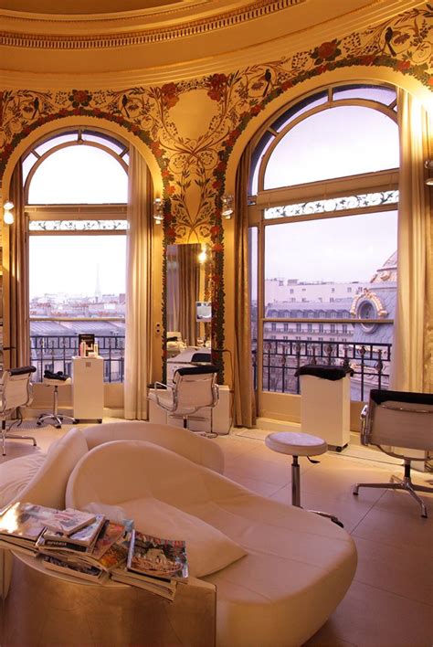 Salon De Coiffure Jolie Vue – Pour Une Coupe De Cheveux Élégante Et Personnalisée