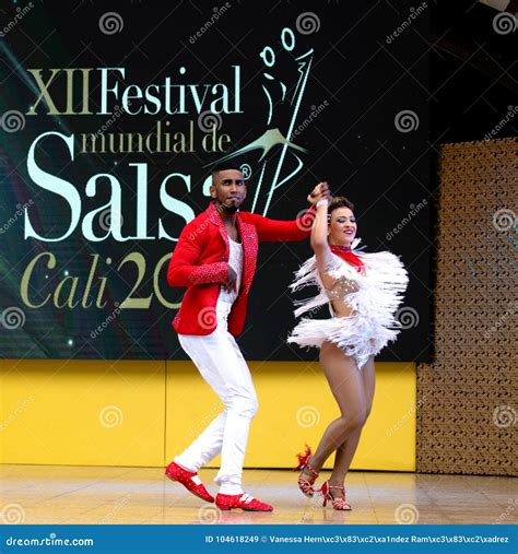 Salsa Dancers Cali