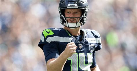 Sam Darnold Dealing With Short-Term Soft-Tissue Injury