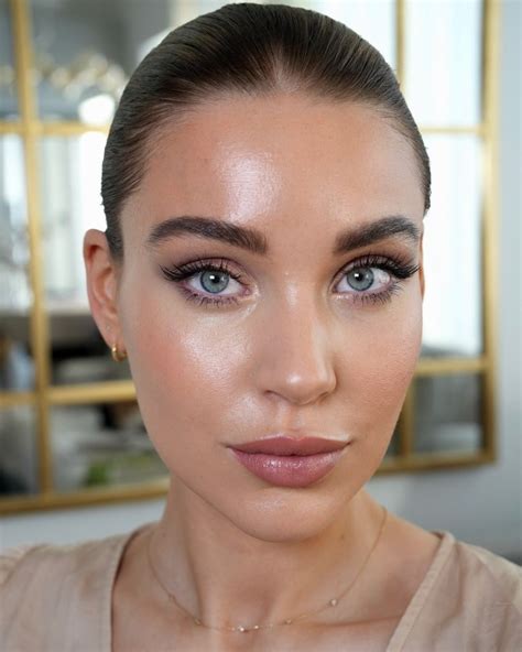 Sample natural makeup
