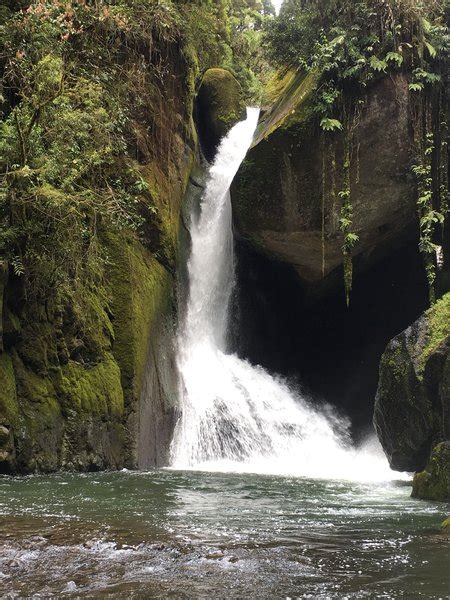 San Isidro Waterfall hike