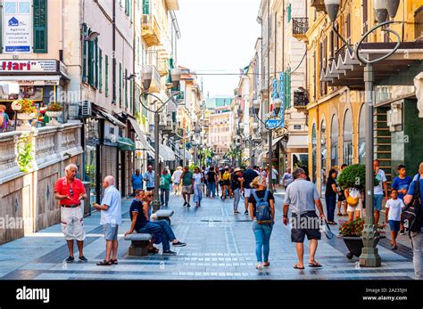 Sanremo walking