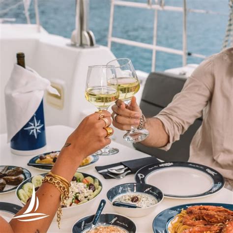Santorini Catamaran Cruise Dinner