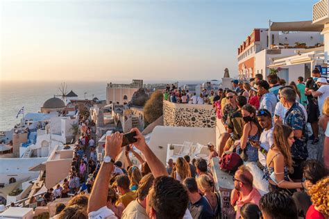 Santorini crowds