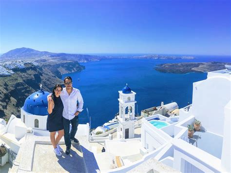 Santorini tour guide