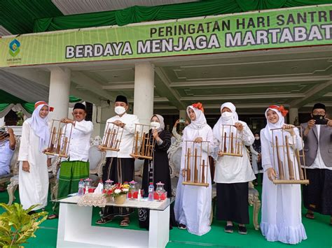 Santri & Teknologi: Jaga Akhlak, Bangun Masa Depan.