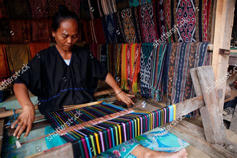 Sasak Weaving