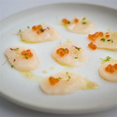Sashimi-Grade Scallops