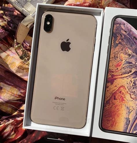 Save and Share iPhone XS Max