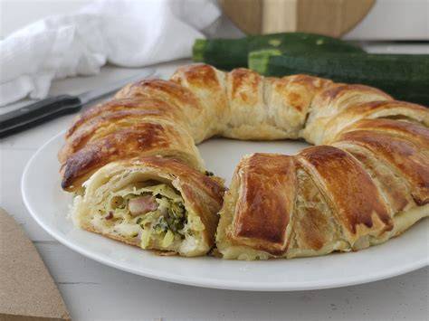 Savory Beef Puff Pastry Ring Recipe – Crispy, Flaky & Easy Family Dinner Idea