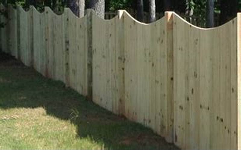 Scalloped Privacy Fence Pic 1
