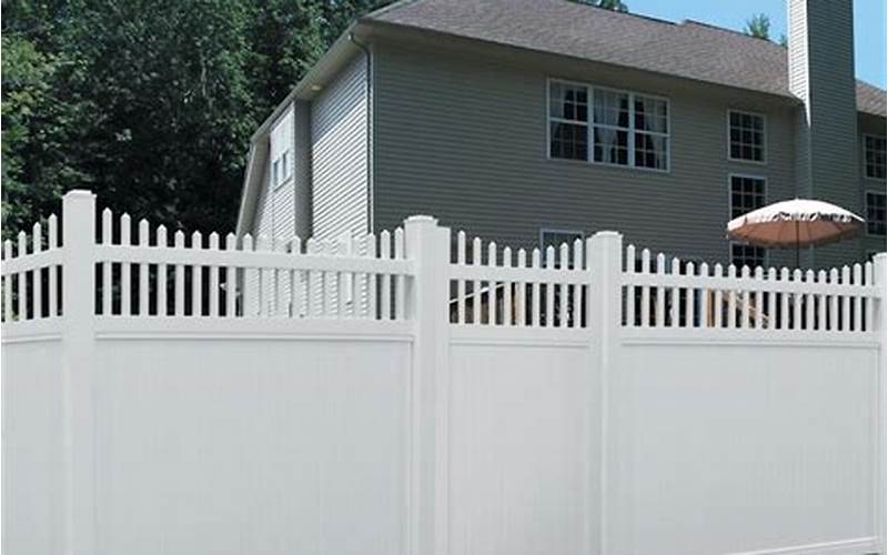 Scalloped Privacy Fence Pic 5