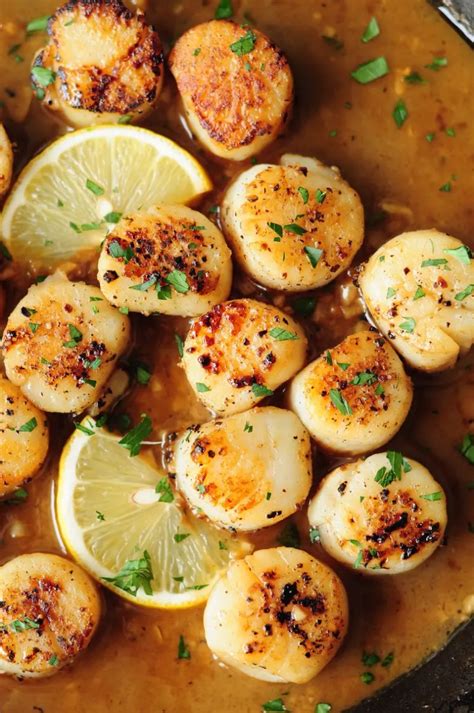Scallops with Lemon Butter Sauce