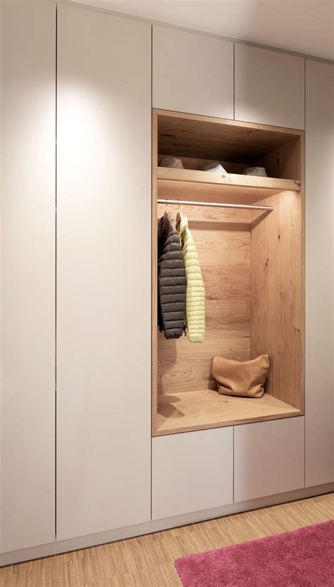 Schrank Und Garderobe