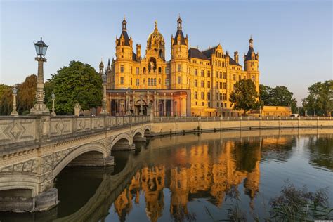 Schwerin Private Guided Walking Tour: A Detailed Look