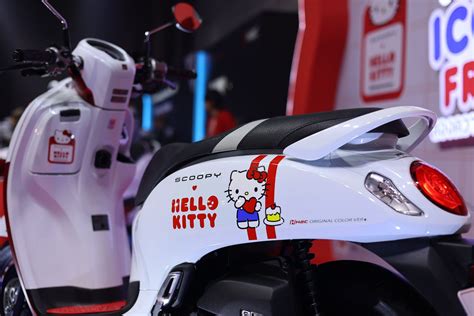 Scoopy Hello Kitty Putih