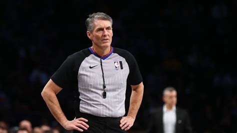 The Unlikely Hero of the NBA Court: Meet Scott Foster, the Impressive Referee with Incredible Game Control Skills