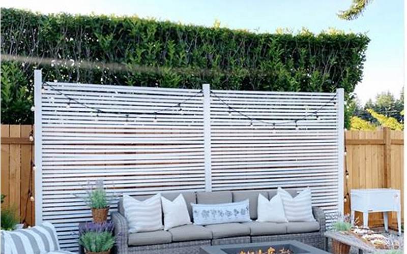 Screen Privacy Fence: Protecting Your Space With Style