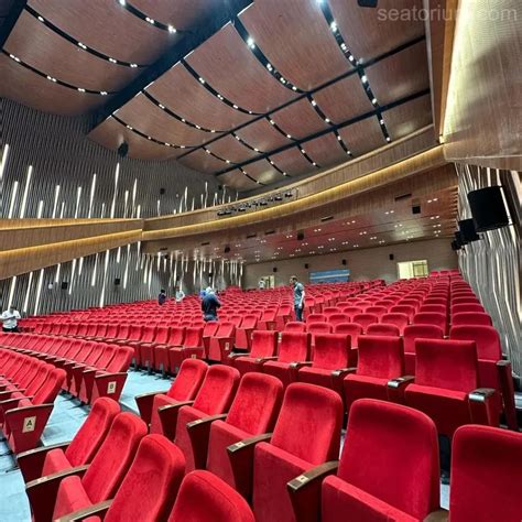 Seating capacity for stage visibility