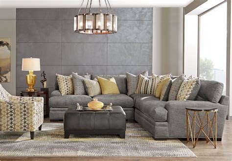 Seven different sectional pieces — so many possibilities. Small