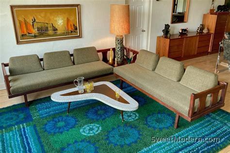 Sectionals With Corner Table