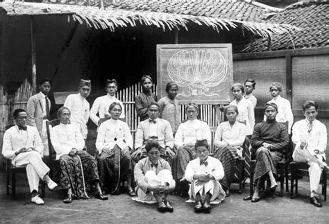 Sejarah dan perkembangan gerakan langkah rapat di Indonesia