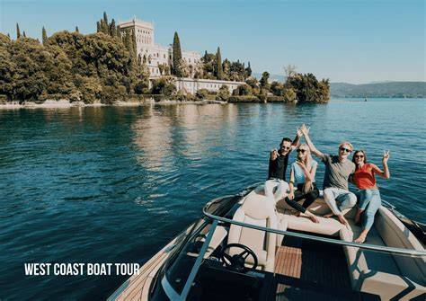 Selecting boat tour