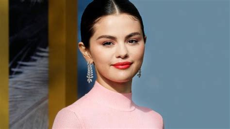 Selena Gomez Masuk Nominasi Miliader Dunia Penghargaan dan Prestasi Selena Gomez