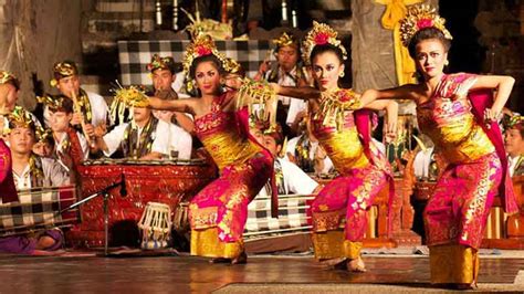 Seni Bali Tradisional