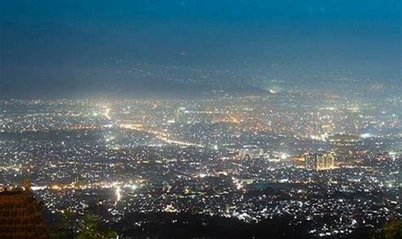 Sensasi Malam di Bandung: Menyaksikan Keindahan Cahaya dan Hiasan Lampu di Malam Hari!