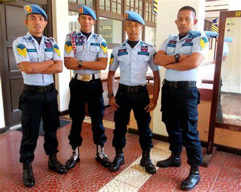 Seragam Poltekip