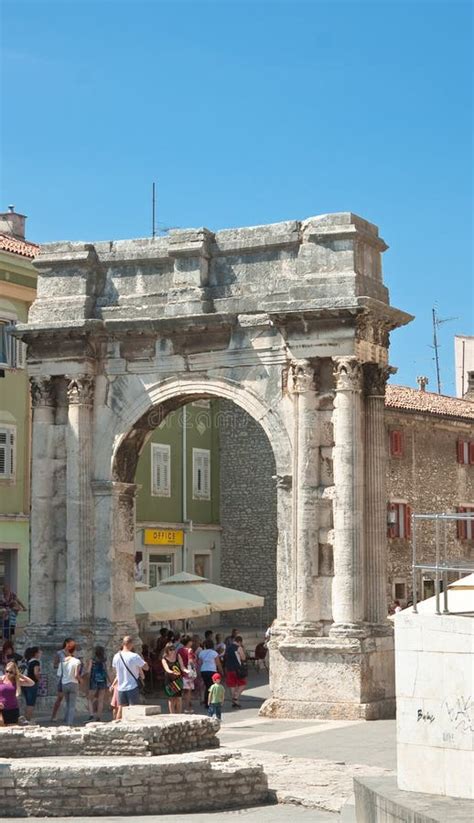 Sergius Arch in Pula