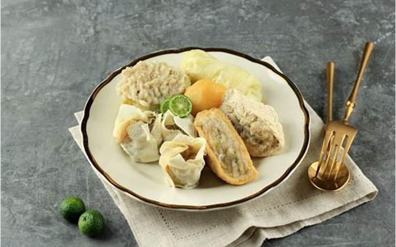 Serve With Siomay