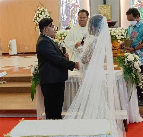 Foto Sakramen Pemberkatan Perkawinan Pernikahan Kudus di Gereja Katolik