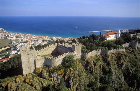 Sesimbra Castle overview