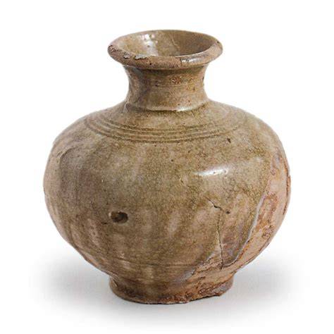瀬戸焼の椿窯で制作された天然灰釉の美しい磁器カップ