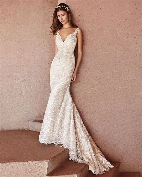 Settling for a grandiose married dresses gowns collection